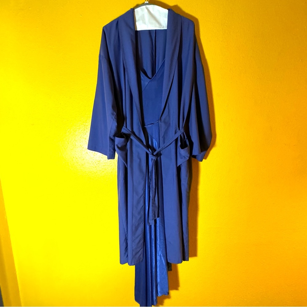 Beautiful vintage robe sleep set.